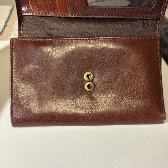 Fossil Brown Leather Wallet Timeless Design - Picture 10 of 10